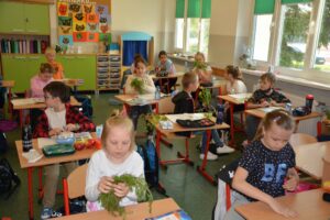 Kolorowa łąka w klasie 2a