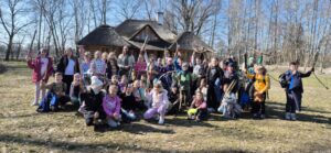 Wiosno, wiosno przybywaj…, czyli klasy 2a i 3c żegnają zimę! 🌷